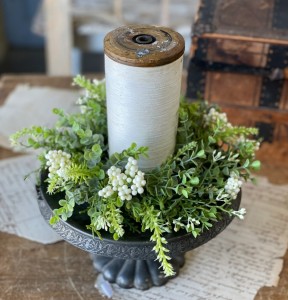 Harpeth Cream Berry Pillar Candle Ring Harpeth Cream Berry Pillar Candle Ring