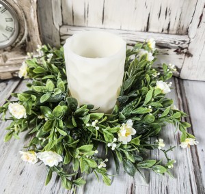 Starlight Veil White Flower Pillar Candle Ring Starlight Veil White Flower Pillar Candle Ring