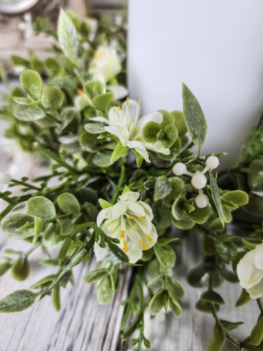 Starlight Veil White Flower Pillar Candle Ring Starlight Veil White Flower Pillar Candle Ring