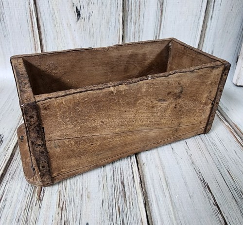 Reclaimed Wooden Brick Mold 