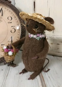 Rustic Summer Flower Garden Mouse Home Decor Figure - Handmade in USA